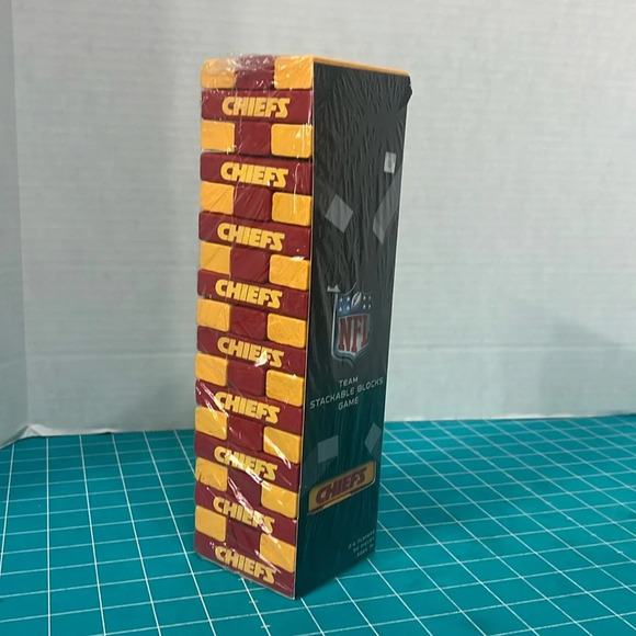 BNIP NFL Kansas City Chiefs Jenga!! 🏈 🏟️ - Picture 1 of 5